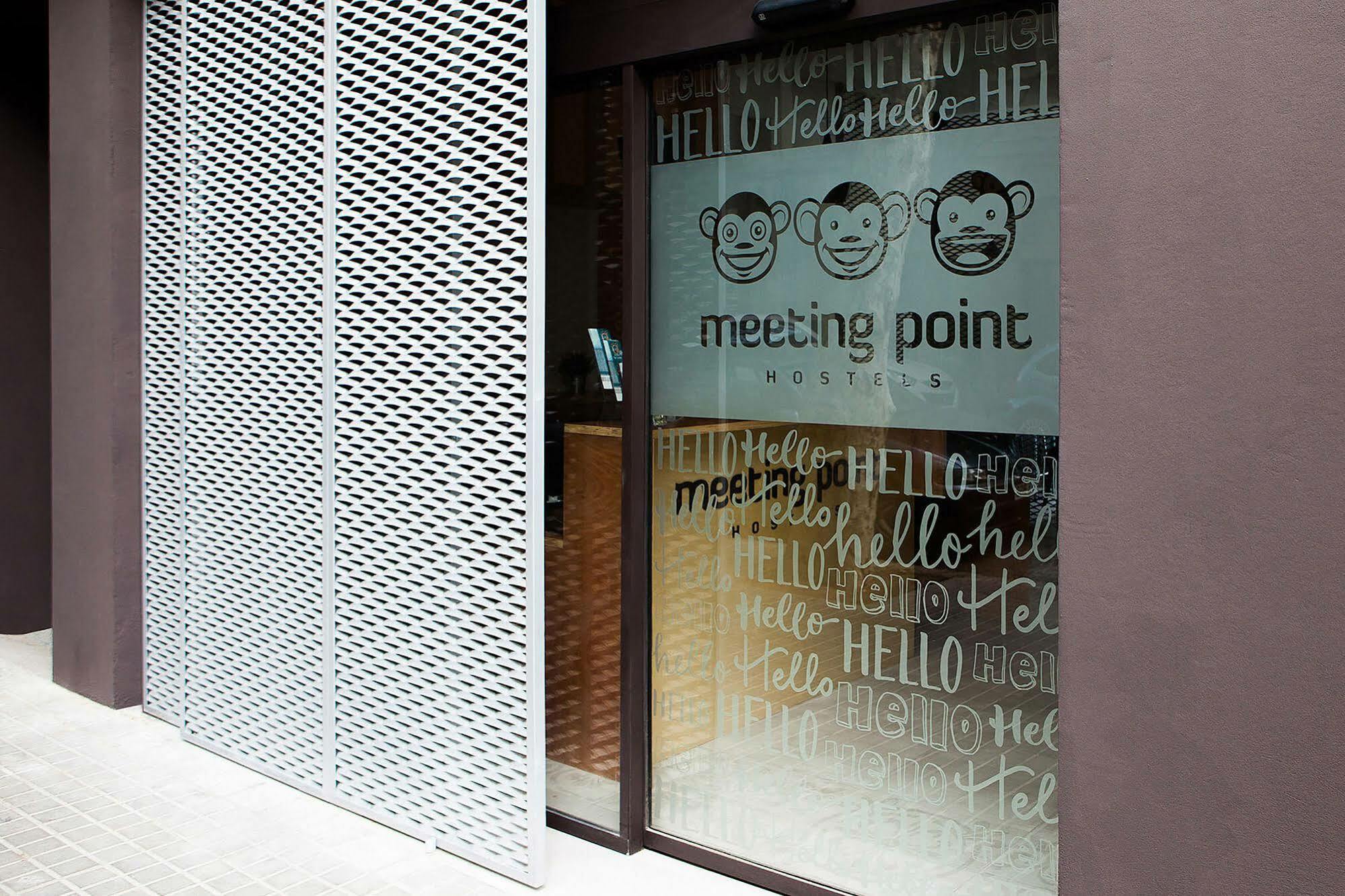 Meeting Point Hostels Barcelona Exteriör bild
